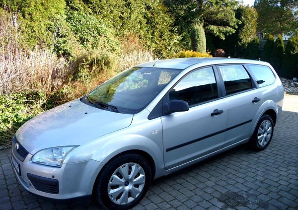 Ford Focus cena 7900 przebieg: 228000, rok produkcji 2005 z Września małe 742